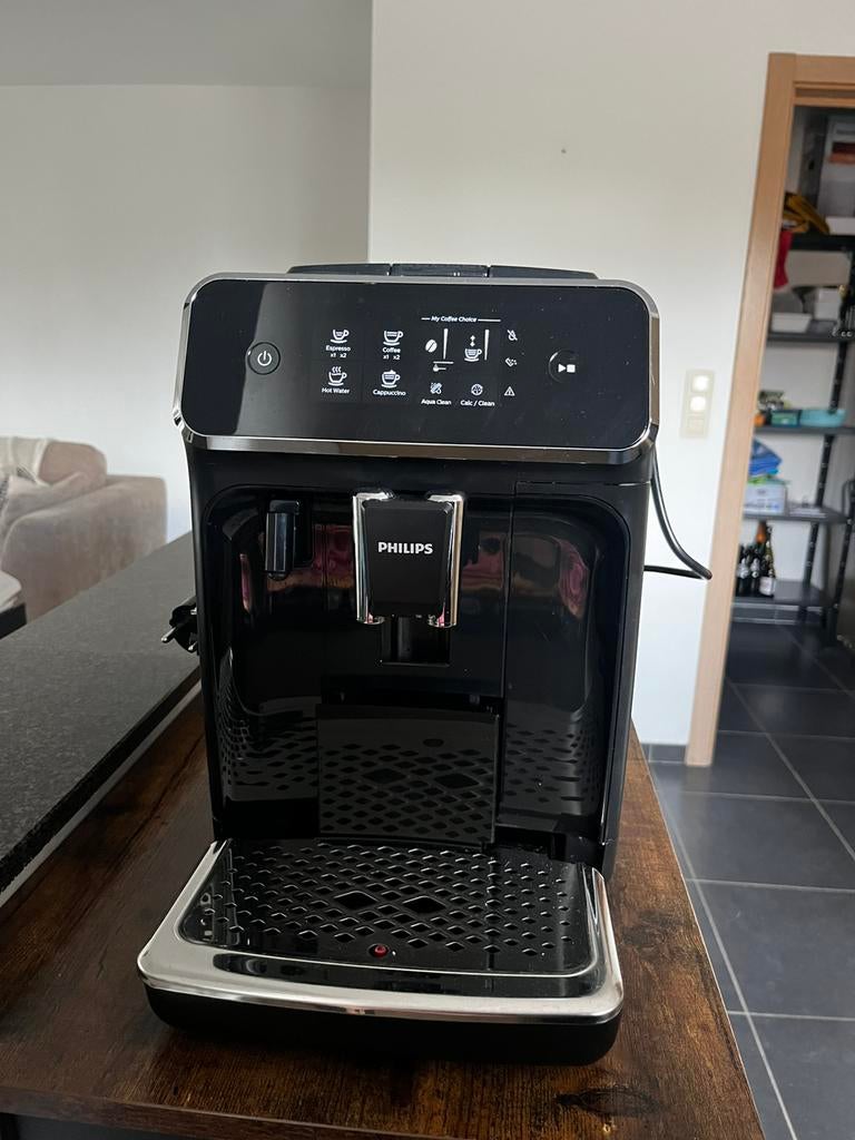 Philips koffiemachine met bonen serie 2200, Elektronische apparatuur, Koffiezetapparaten, Ophalen, Koffiemachine, Zo goed als nieuw