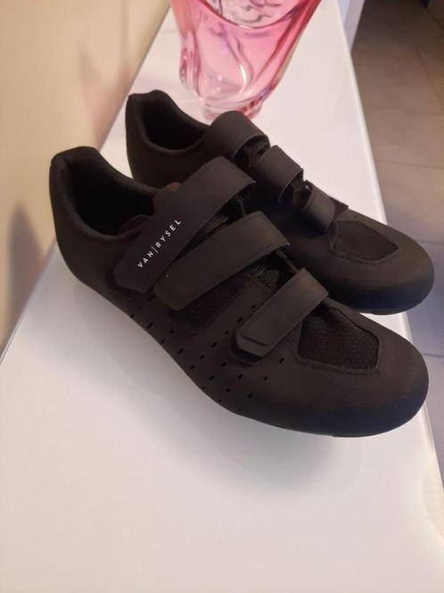 VAN RYSEL ROADR 100 BLACK P43 fietsschoenen + schoenplaatjes, Fietsen en Brommers, Fietsaccessoires | Fietskleding, Gebruikt, Schoenen