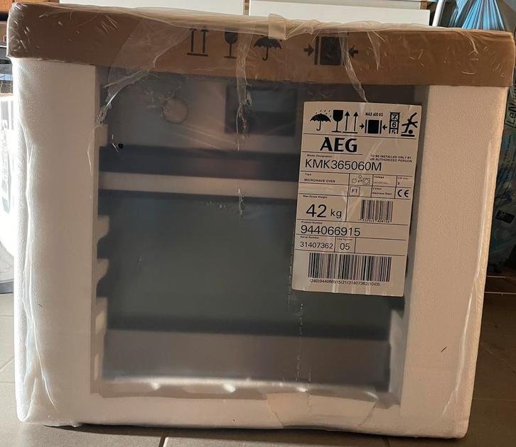 Combiquick Four & micro-ondes combiné Aeg KMK365060M, Electroménager, Fours, Neuf, Encastré, 45 à 60 cm, 45 à 60 cm, Air chaud