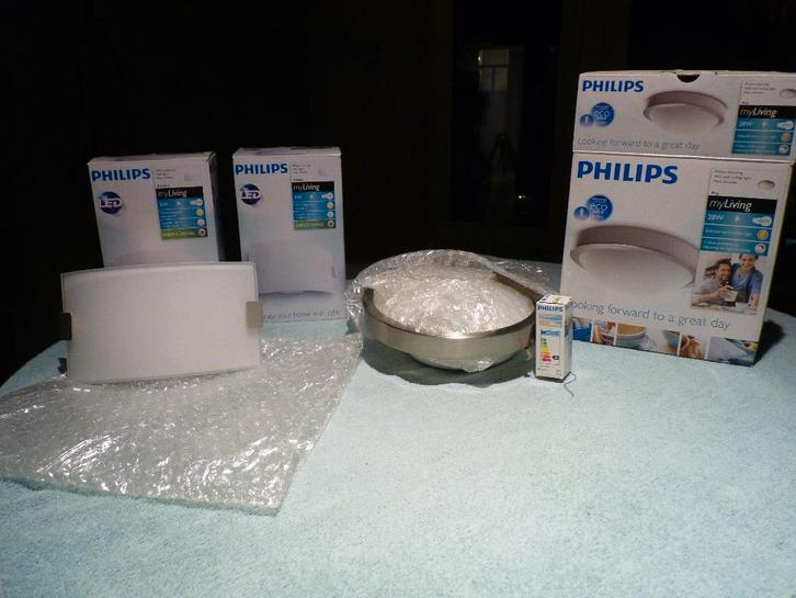 1 PLAFONNIER + 2 APPLIQUES PHILIPS MYLIVING - NEUFS, Maison & Meubles, Lampes | Plafonniers, Neuf, Verre, Métal, Enlèvement ou Envoi