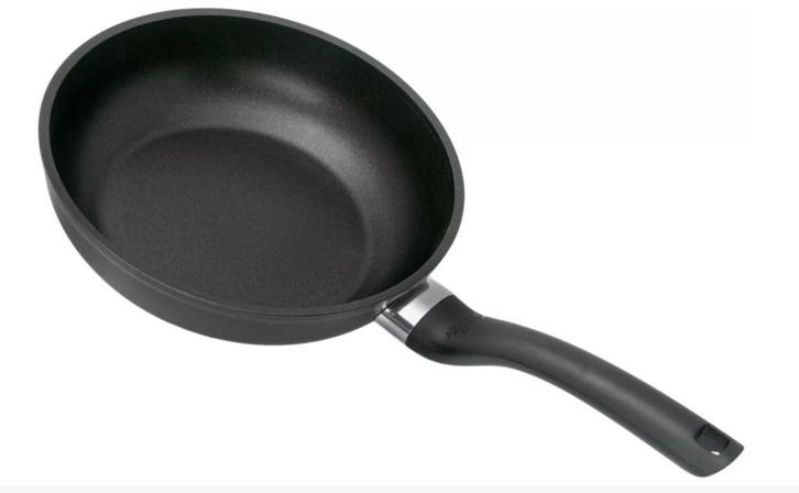 NIEUW: Fissler Cenit braadpan 20cm - Compact & Kwaliteit, Huis en Inrichting, Keuken | Potten en Pannen, Nieuw, Pannenset, Aluminium