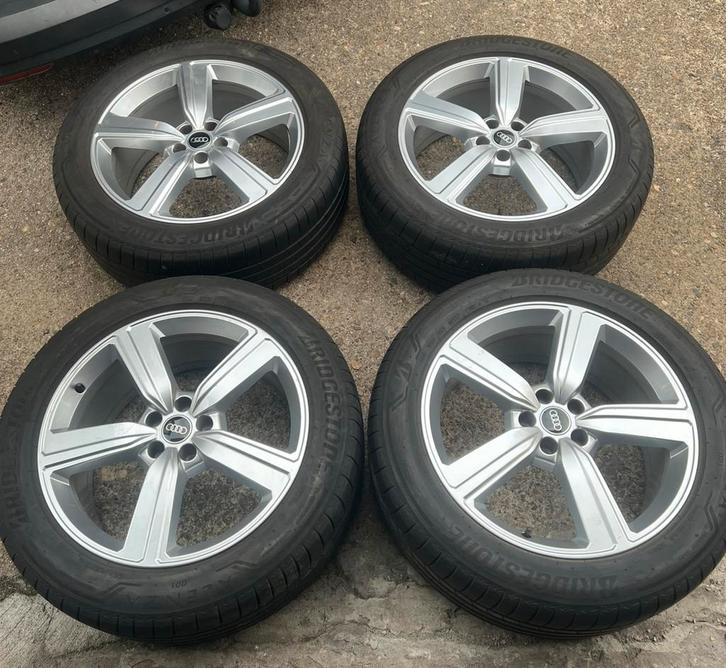 Audi E tron 20 inch Velgen met Zomer Banden, Auto-onderdelen, Banden en Velgen, Banden en Velgen, Zomerbanden, 20 inch, 255 mm