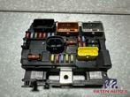 Zekeringkast BSM R07 Citroën Peugeot 9664997780, Gebruikt, Ophalen of Verzenden