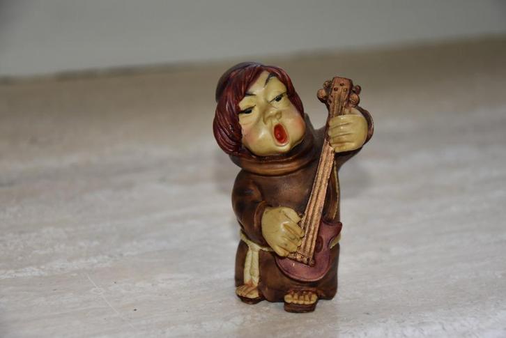 Statue de guitariste du moine Abbay Parade, Collections, Statues & Figurines, Envoi