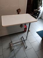 Table pour lit médical réglable sur roulettes 65cm sur 40cm, Divers, Matériel Infirmier, Enlèvement