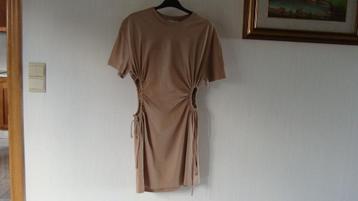 Robe extensible, marque Berska, taille 36 beschikbaar voor biedingen