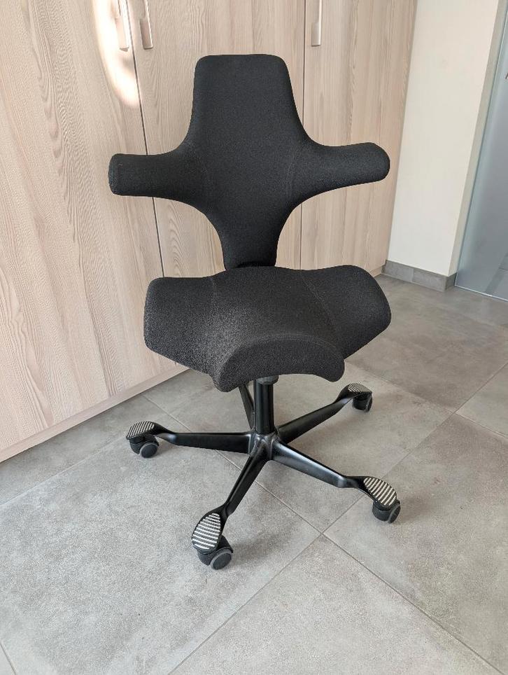 HAG Capisco 8106, Huis en Inrichting, Bureaustoelen, Zo goed als nieuw, Bureaustoel, Zwart, Ergonomisch, Ophalen