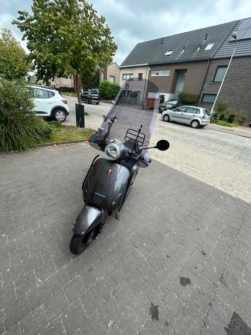 Toscana scooter 2021 – in zeer goede staat, Fietsen en Brommers, Scooters | Vespa, Zo goed als nieuw, Ophalen