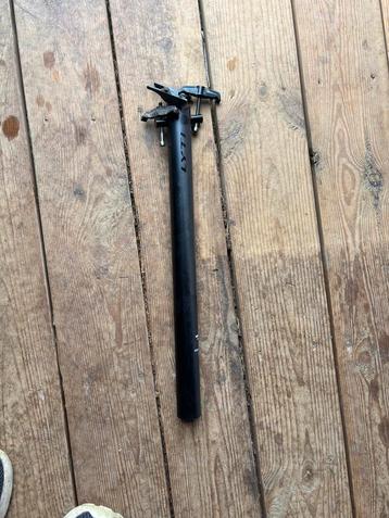 Lyti carbon zadelpen 30.9x400 in topconditie beschikbaar voor biedingen