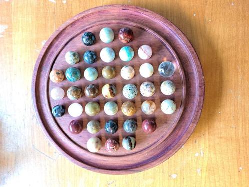 Solitaire, houten bord met gekleurde stenen, Hobby en Vrije tijd, Gezelschapsspellen | Bordspellen, Zo goed als nieuw, Ophalen