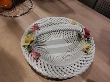 CAPODIMONTE fruitschaal beschikbaar voor biedingen
