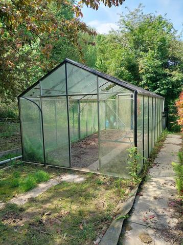 Glas voor serre beschikbaar voor biedingen