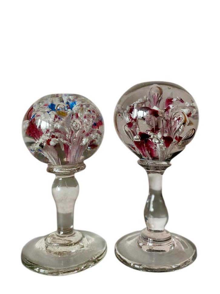 Paire de sulfures sur pieds, fin du XIXème siècle., Antiquités & Art, Antiquités | Verre & Cristal, Enlèvement ou Envoi