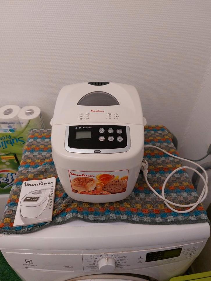 A VENDRE MACHINE À PAIN  MOULINEX  ... OCCASION, Elektronische apparatuur, Broodbakmachines, Gebruikt, Ophalen