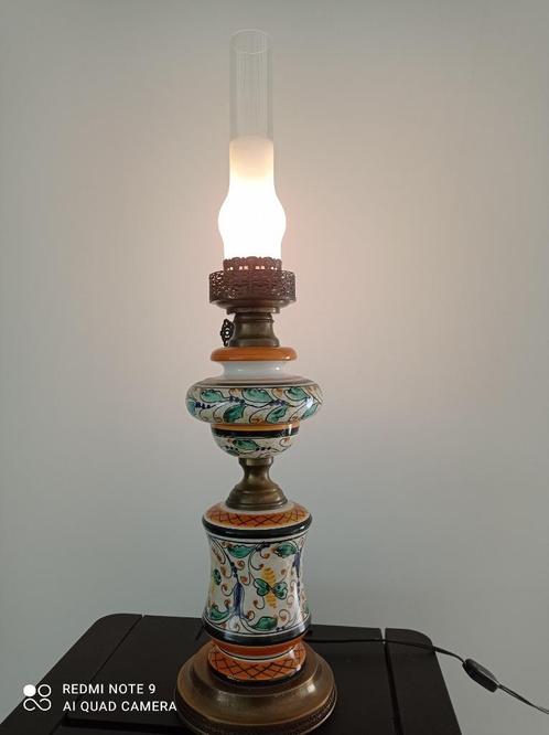 Belle lampe unique, Antiquités & Art, Antiquités | Éclairage, Enlèvement