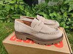 Chaussures en daim et cuir de la marque Dozo., Vêtements | Femmes, Chaussures, Neuf, Enlèvement ou Envoi, Beige, Sabots