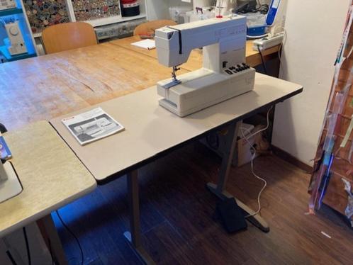 Pfaff hobbymatic 919 op industrietafel, Hobby en Vrije tijd, Naaimachines en Toebehoren, Gebruikt, Naaimachine, Pfaff, Industrieel