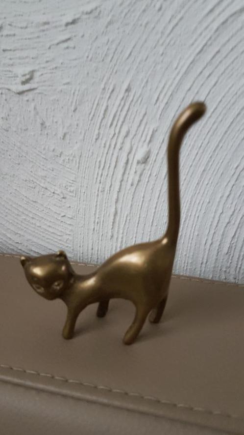 Beeldje kat en boekje over katten, Verzamelen, Beelden en Beeldjes, Dier, Ophalen of Verzenden