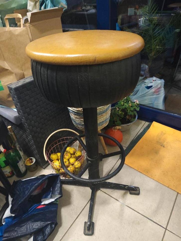 Industriële vintage barkruk, Huis en Inrichting, Barkrukken, Gebruikt, 90 cm of meer, Metaal, 1 kruk, Met voetsteun, Ophalen