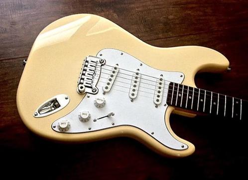 G&L S-500 Tribute Vintage White rosewood fingerboard, Muziek en Instrumenten, Snaarinstrumenten | Gitaren | Elektrisch, Zo goed als nieuw