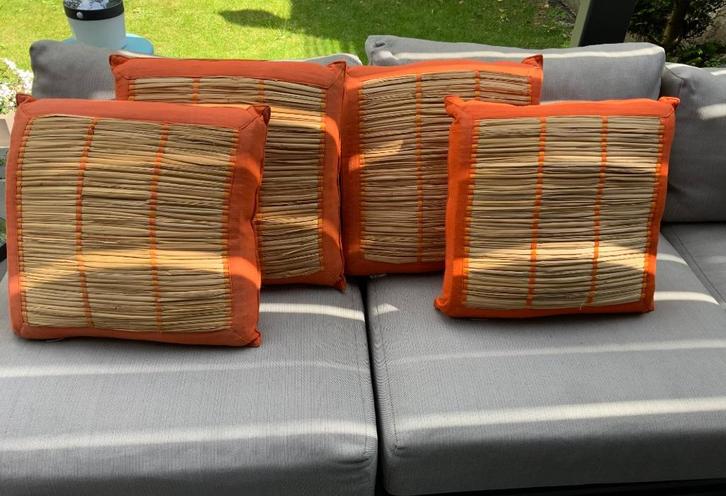 Vier buitenkussens, Huis en Inrichting, Woonaccessoires | Kussens, Gebruikt, Oranje, Vierkant, Ophalen of Verzenden