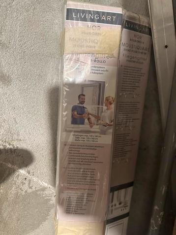 2 vliegenramen te koop beschikbaar voor biedingen