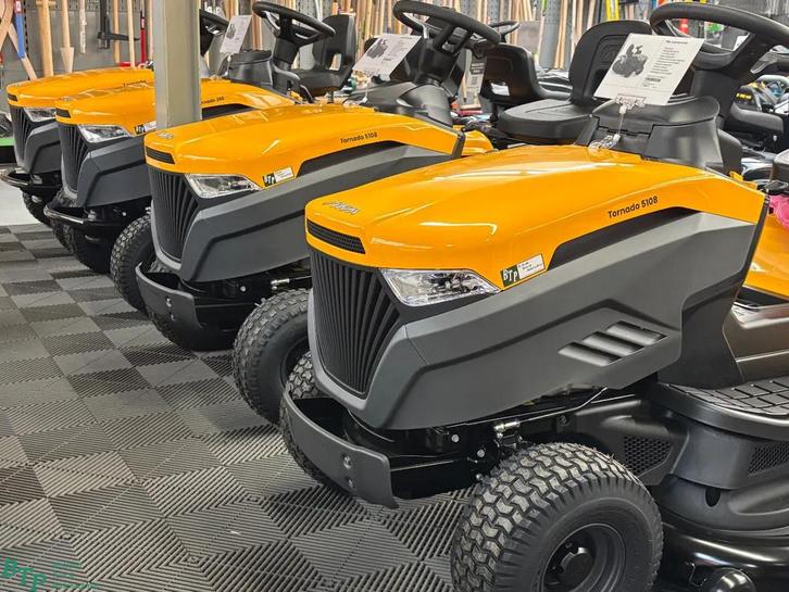 Stiga Zitmaaier hydrostaat of handgeschakeld vanaf €2099, Antiek en Kunst, Antiek | Gereedschap en Instrumenten