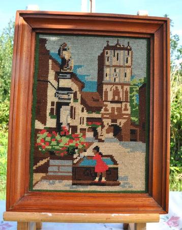 cadre bois avec tapisserie canevas village  beschikbaar voor biedingen