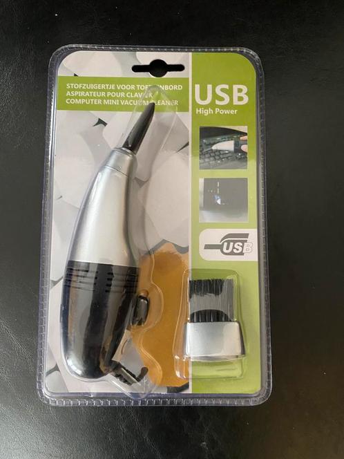 🍄. NIEUW Stofzuigertje / Cleaner voor toetsenbord, Computers en Software, Toetsenborden, Nieuw, Ophalen of Verzenden
