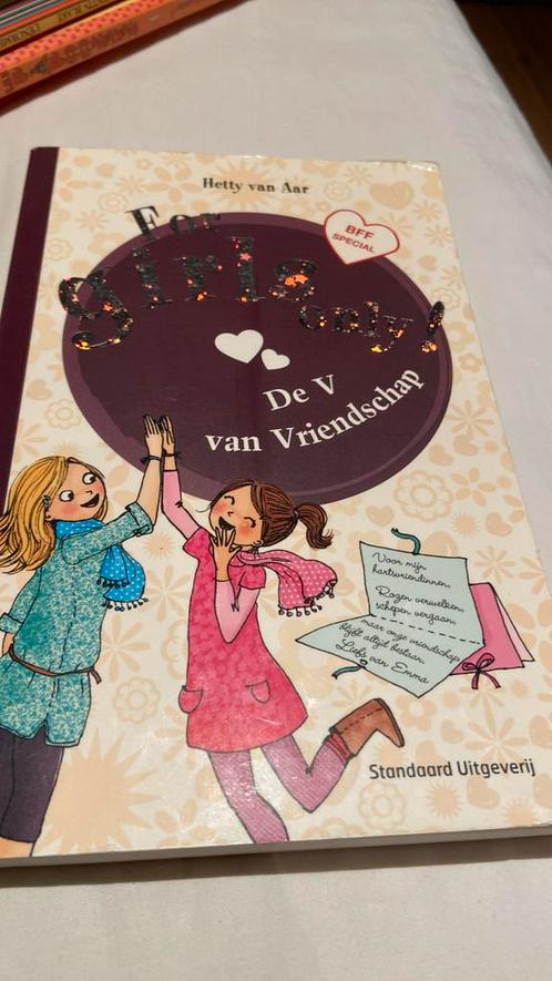 Hetty van Aar - De V van Vriendschap, Boeken, Kinderboeken | Jeugd | 10 tot 12 jaar, Zo goed als nieuw, Fictie, Ophalen