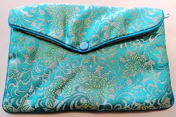 Pochette/sac à bijoux soie bleue, bordée, 17 X 10 cm, NEUVE