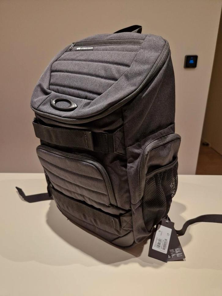 NOUVEAU Sac à dos Oakley Enduro 3.0 Big noir, Bijoux, Sacs & Beauté, Sacs | Sacs à dos, Neuf, Autres marques, 25 à 40 cm, 45 à 60 cm