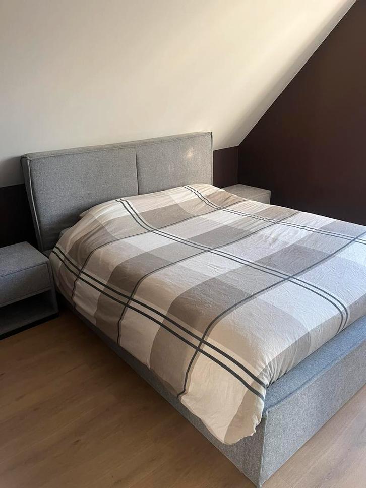 Prachtig kwalitatief bedframe van Swissense, amper 2 jaar, Huis en Inrichting, Slaapkamer | Boxsprings, Zo goed als nieuw, 200 cm