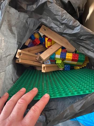 3 zakken DUPLO beschikbaar voor biedingen