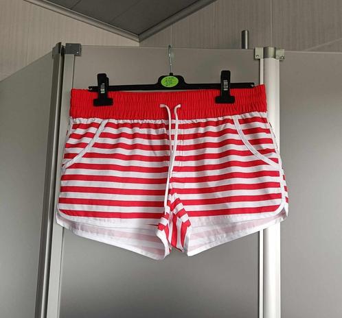 Zwemshort - Short - Rood - Wit - Gestreept - Rodeo - C&A -€2, Kleding | Dames, Badmode en Zwemkleding, Zo goed als nieuw, Zwembroek of Short