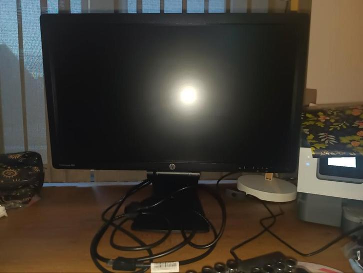 HP EliteDisplay E231 – 23” Full HD (2014), Computers en Software, Monitoren, Gebruikt, DisplayPort, DVI, HDMI, VGA, In hoogte verstelbaar