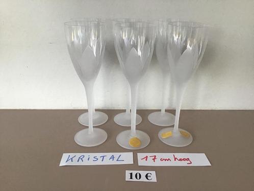 24 sets de 6 verres à vin similaires, Maison & Meubles, Cuisine | Vaisselle, Comme neuf, Enlèvement ou Envoi