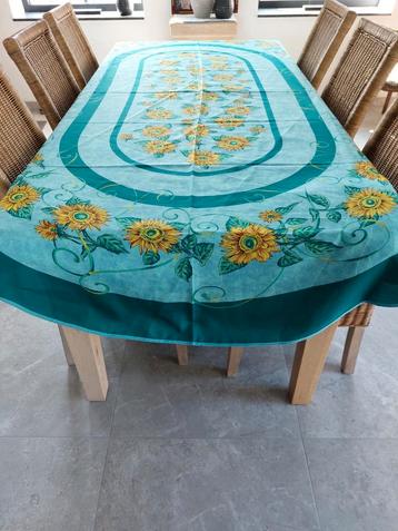 Tafelkleed beschikbaar voor biedingen