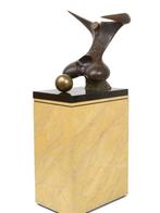 Groot bronzen beeld Roland Monteyne., Ophalen