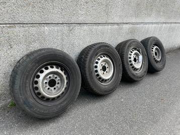 Winterbanden 235/65R16C 6x130 beschikbaar voor biedingen