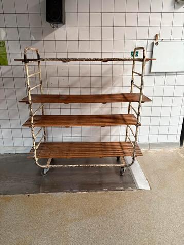 BROODKAR beschikbaar voor biedingen