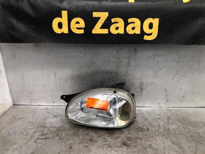 Phare gauche d'un Opel Corsa, Autos : Pièces & Accessoires, Éclairage, Opel, Utilisé, 3 mois de garantie, Enlèvement ou Envoi