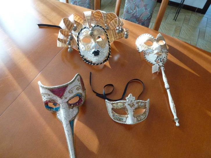 masque du carnaval de VENISE et d'autres, Maison & Meubles, Accessoires pour la Maison | Décorations murale, Comme neuf, Enlèvement ou Envoi