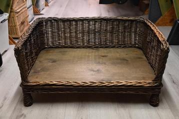 Hondenzetel Rotan beschikbaar voor biedingen