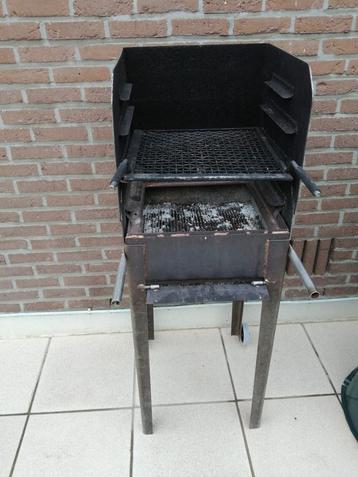 Barbecue en inox disponible aux enchères