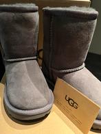 Nieuw UGG boots maat 26 grijs, Ophalen, Zo goed als nieuw, Grijs