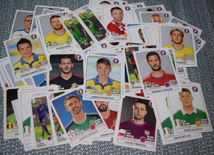 Panini Euro France 2016 / Lot van 142 stickers, Verzamelen, Sportartikelen en Voetbal, Nieuw, Poster, Plaatje of Sticker, Verzenden