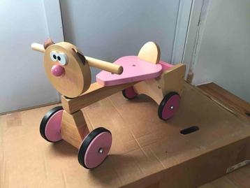 houten loopfiets beschikbaar voor biedingen