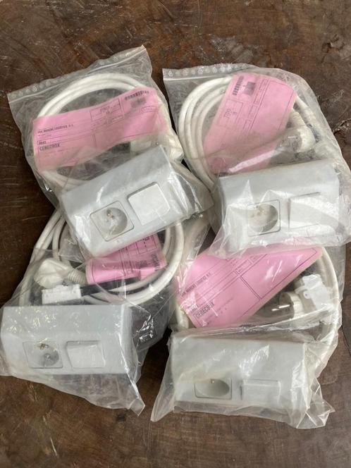 4 stuks stekkerdoos Vario minibox, Doe-het-zelf en Bouw, Elektriciteit en Kabels, Nieuw, Stopcontact, Ophalen of Verzenden
