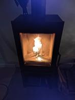 Houtkachel met buizen binnen en dakdoorvoer, Huis en Inrichting, Kachels, Ophalen, Houtkachel, Zo goed als nieuw, Vrijstaand